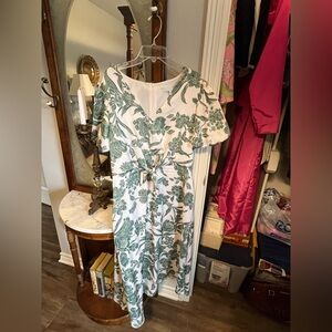 Julia Jordan White and Green Leaf Print Midi Dress